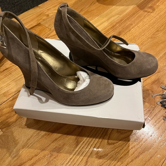 Platform Heels - Picture 3 of 4